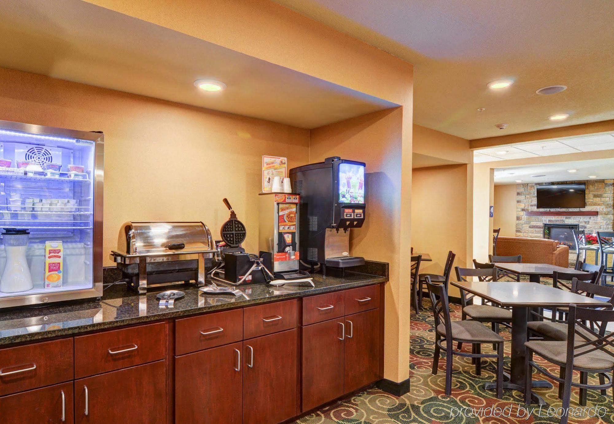 Cobblestone Hotel & Suites - Punxsutawney Esterno foto