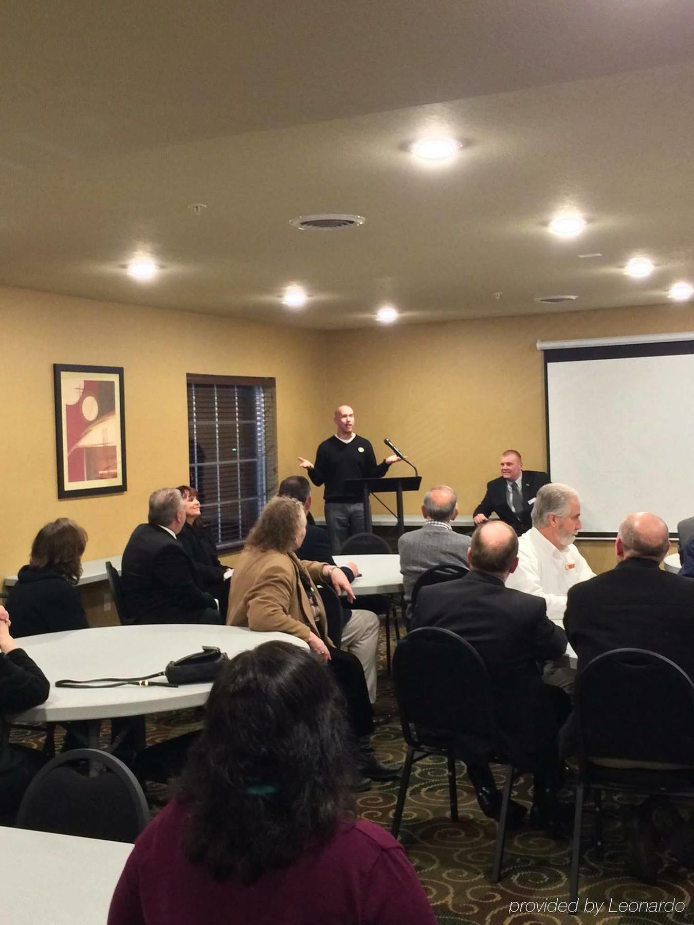 Cobblestone Hotel & Suites - Punxsutawney Esterno foto
