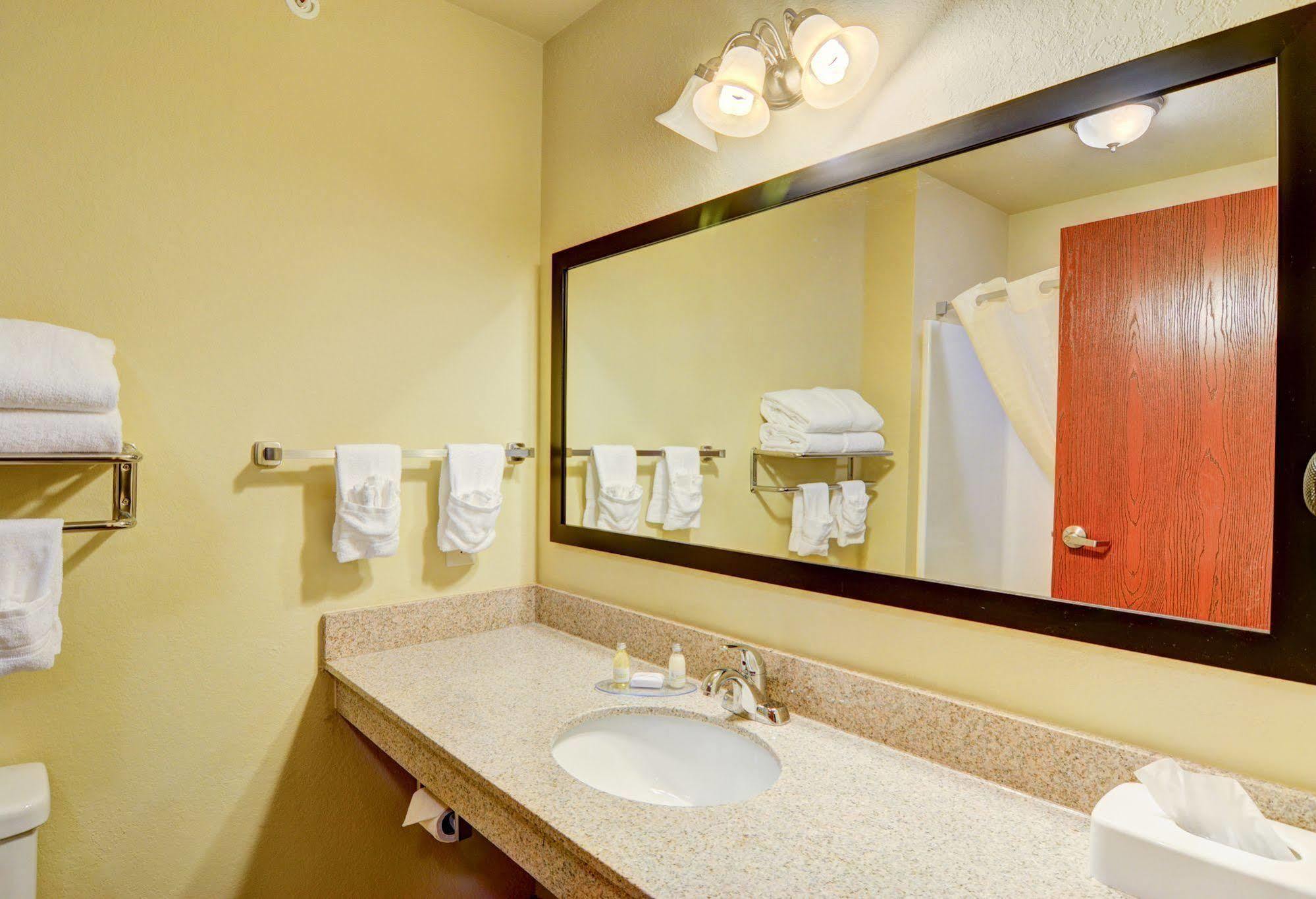 Cobblestone Hotel & Suites - Punxsutawney Esterno foto