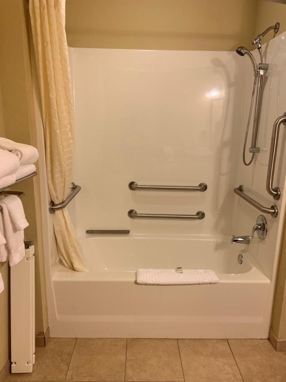 Cobblestone Hotel & Suites - Punxsutawney Esterno foto